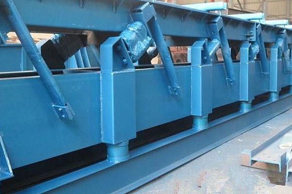 連桿輸送機,彈性連桿輸送機,偏心振動輸送機,雙質(zhì)體振動輸送機